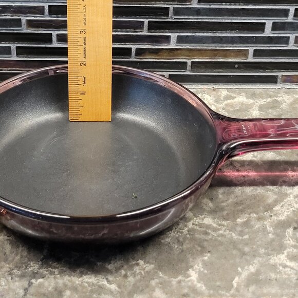 VINTAGE PYREX CORNING 1980s CRANBERRY GLASS VISION VISIONS W/ TEFLON 7” SKILLET - Picture 11 of 12